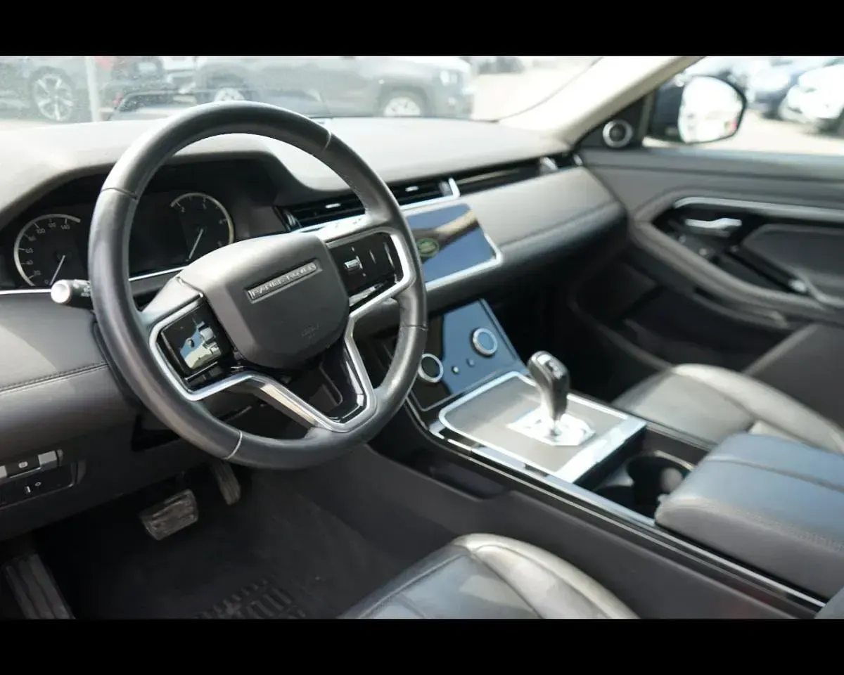 Usata Land Rover Range Rover evoque SE 163 CV (119 kW) 2022 Santorini black SUV
