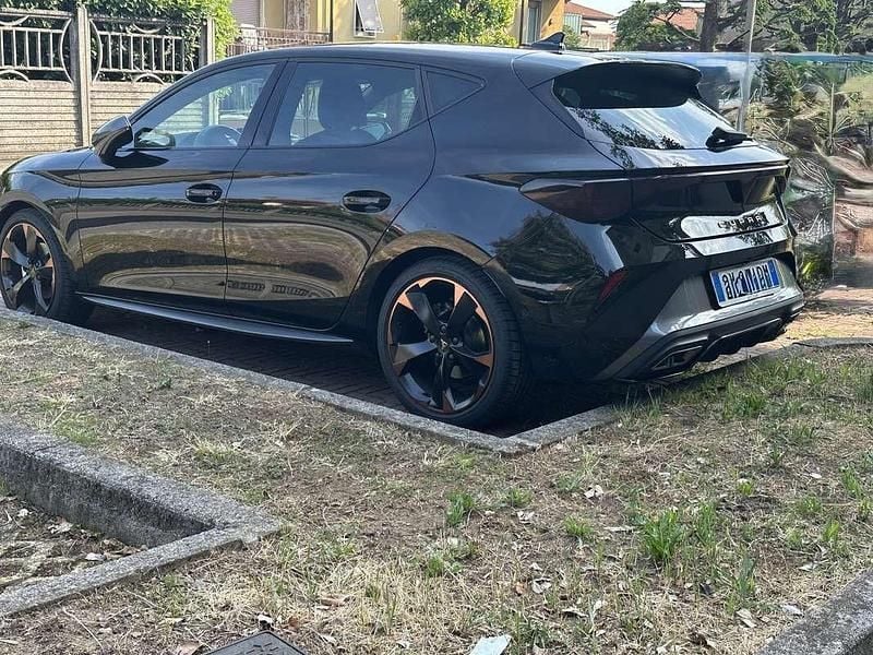 Usata Cupra Leon 150 CV (110 kW) 2024 Berlina