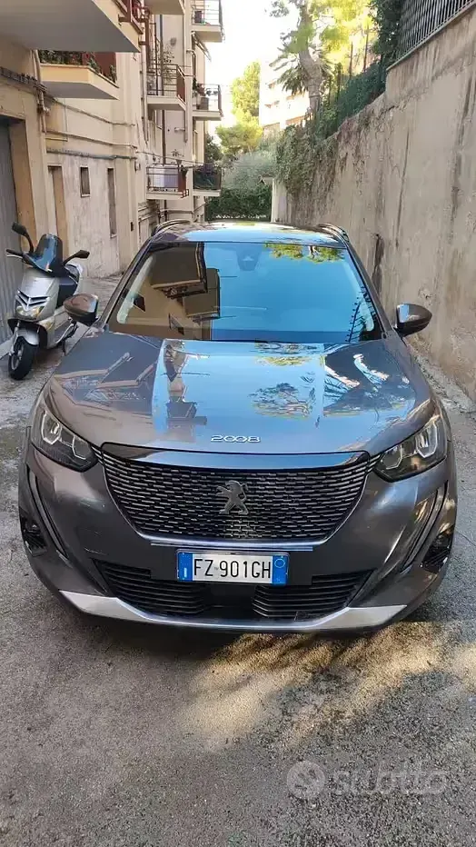 Usata Peugeot 2008 Allure 131 CV (96 kW) 2020 Grigio SUV