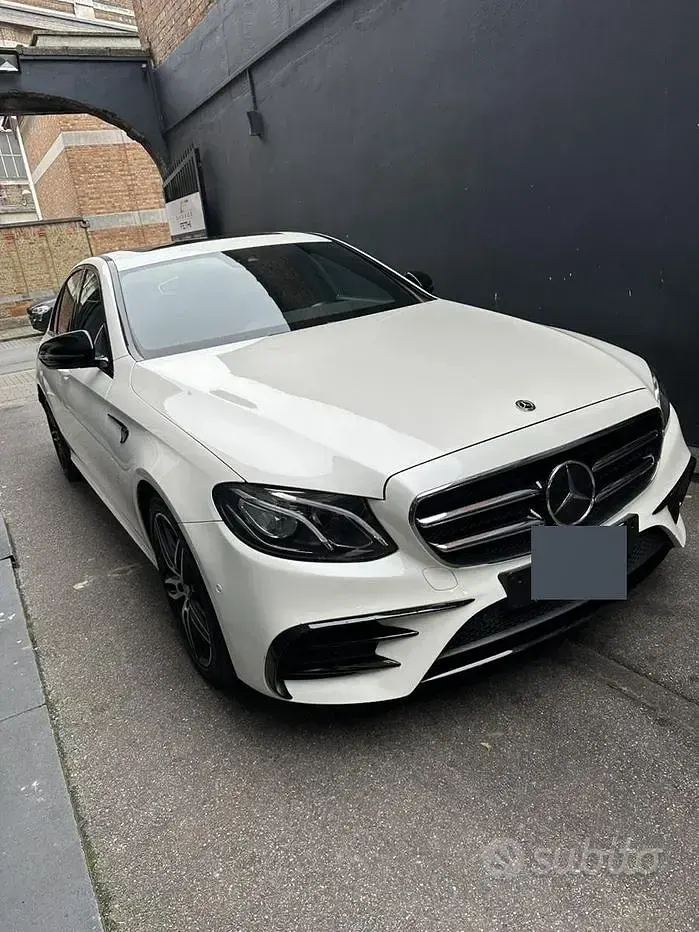 Usata Mercedes E200 AMG line 160 CV (117 kW) 2024 Bianco Berlina