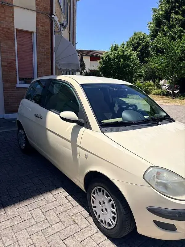 Usata Lancia Ypsilon 69 CV (50 kW) 2006 Beige Utilitaria