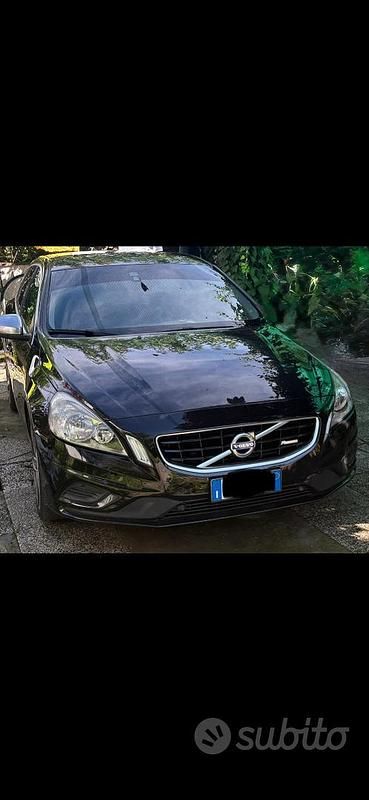 Usata Volvo V60 115 CV (84 kW) 2012 Nero Station wagon