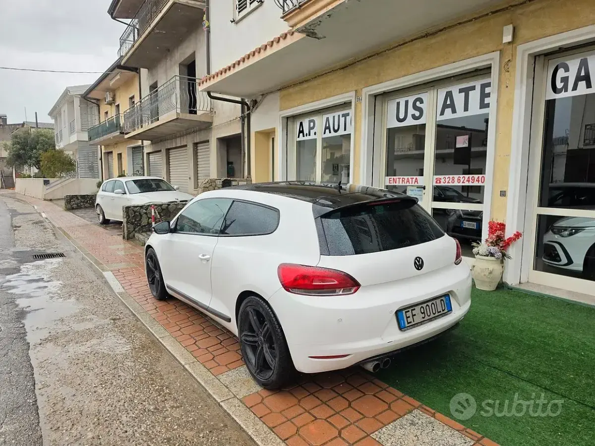 Usata VW Scirocco 122 CV (89 kW) 2010 Bianco Coupé