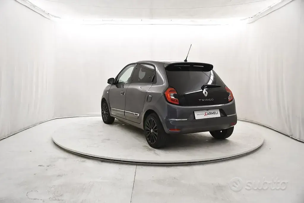 Usata Renault Twingo 30 kW (42 CV) 2023 Grigio Utilitaria