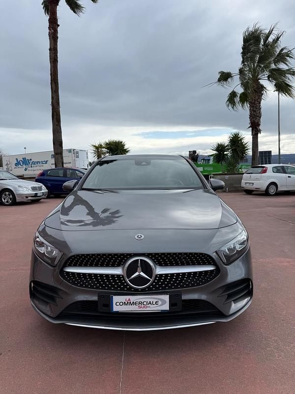 Usata Mercedes A180 AMG Line Premium 150 CV (110 kW) 2023 Grigio Berlina