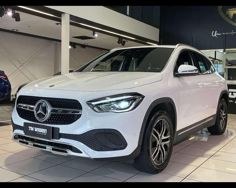 Bianco Usata 2020 Mercedes GLA200 Executive SUV | 23.900 € (Super prezzo) - Immagine 1/4