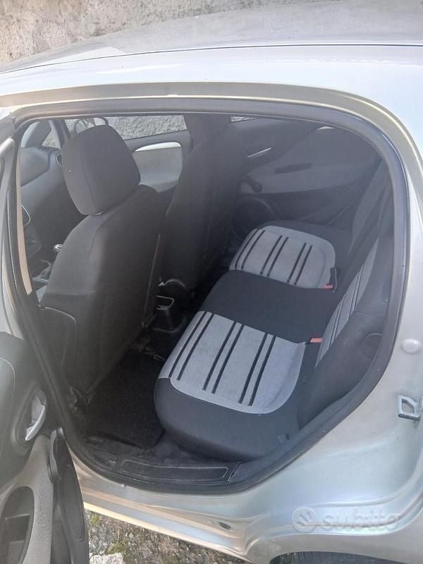 Usata Fiat Grande Punto 75 CV (55 kW) 2010 Grigio Utilitaria