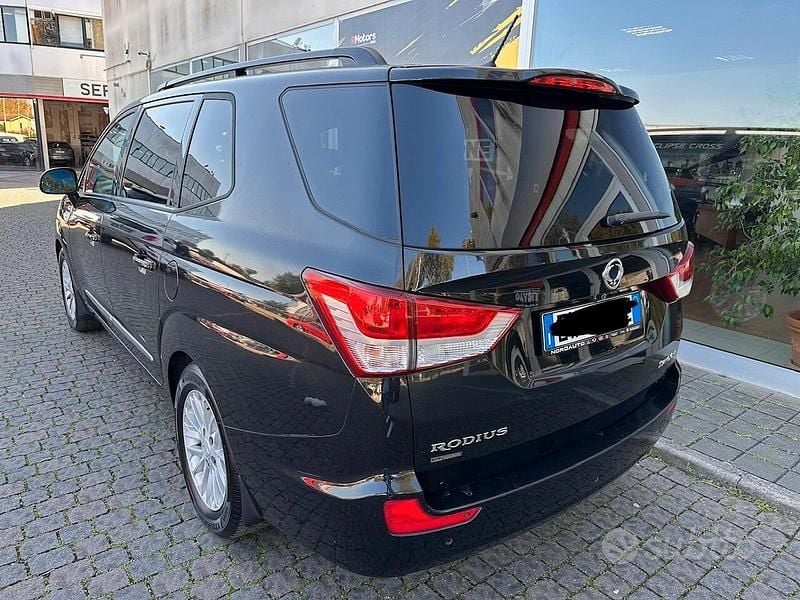 Usata Ssangyong (KGM) Rodius 155 CV (114 kW) 2014 Nero Monovolume