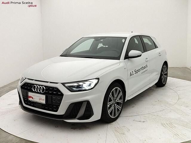 Bianco ghiaccio metallizzato Nuova 2025 Audi A1 S-Line | 29.000 € (Ottimo prezzo) - Immagine 1/4
