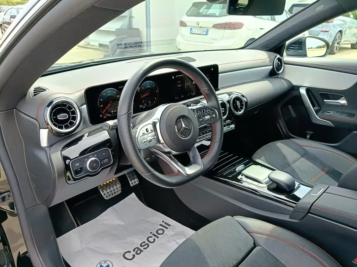 Usata Mercedes CLA200 Shooting Brake Premium 150 CV (110 kW) 2023 Nero notte ; Station wagon
