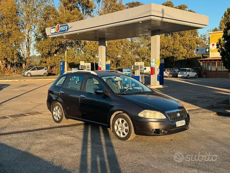 Usata Fiat Croma 150 CV (110 kW) 2006 Grigio Station wagon
