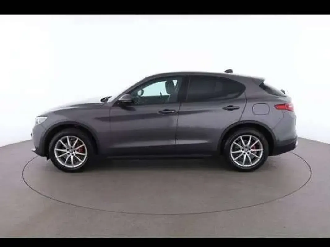 Usata Alfa Romeo Stelvio Ti 209 CV (153 kW) 2020 Grigio SUV