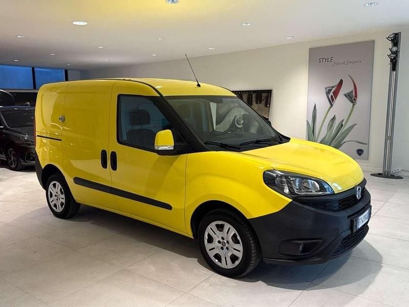 Usata Fiat Doblò 95 CV (69 kW) 2018 Giallo Monovolume