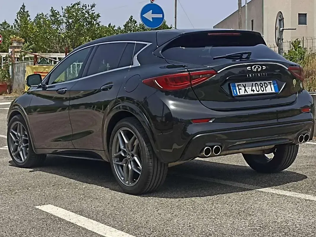 Usata Infiniti Q30 Luxe 156 CV (114 kW) 2019 Nero Berlina