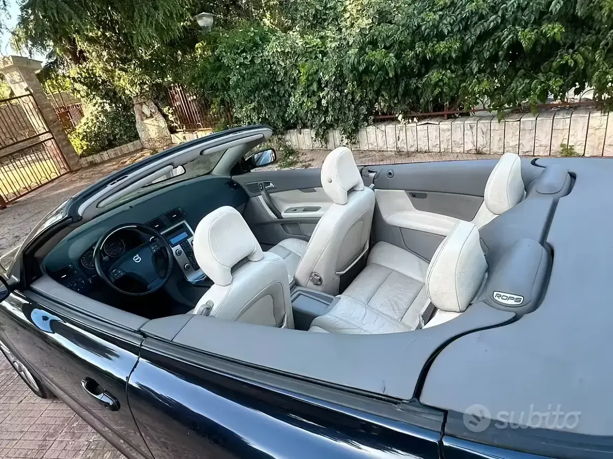 Usata Volvo C70 180 CV (132 kW) 2007 Blu Cabrio