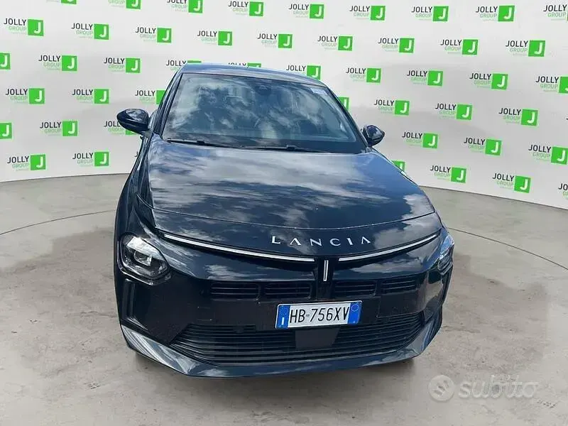Ny Lancia Ypsilon 101 HK (74 kW) 2026 Svart Halvkombi