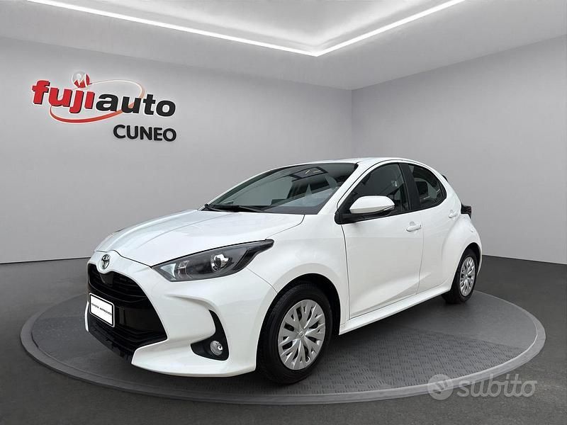 Usata Toyota Yaris Active 72 CV (52 kW) 2023 Super white Utilitaria