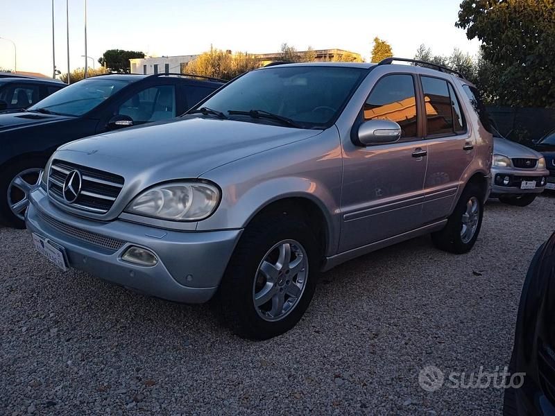 Argento Usata 2002 Mercedes ML400 SUV | 5500 € (Buon prezzo) - Immagine 1/4