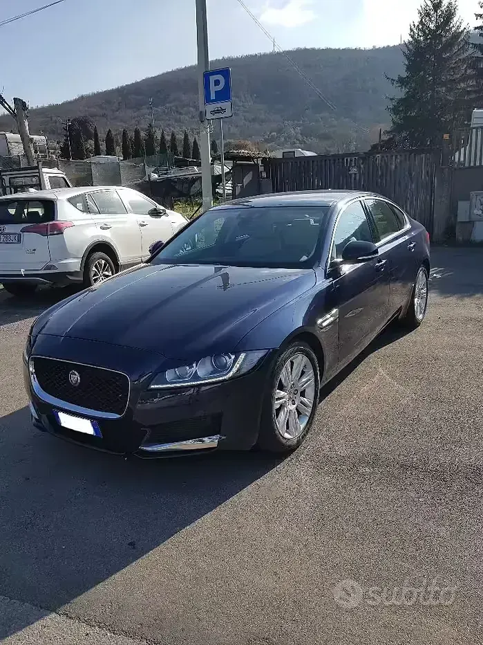 Usata Jaguar XF 179 CV (131 kW) 2018 Blu Berlina