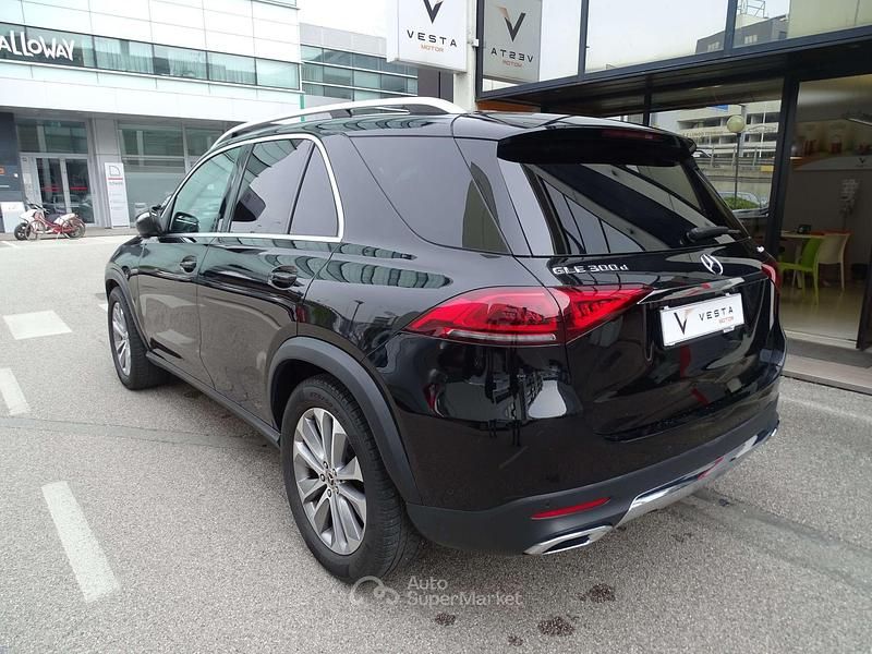 Usado Mercedes GLE300 245 CV (180 kW) 2020 Negro SUV