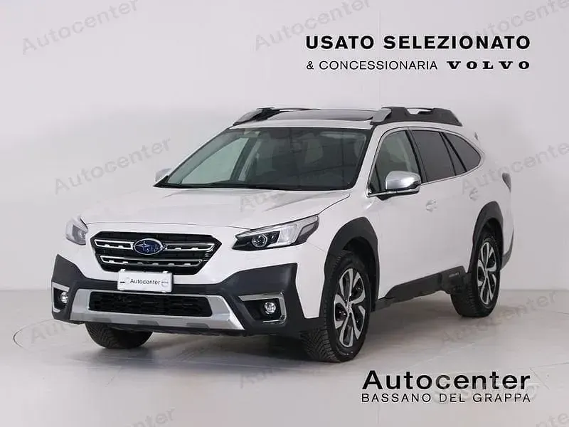 Usata Subaru Outback Premium 169 CV (124 kW) 2022 Station wagon