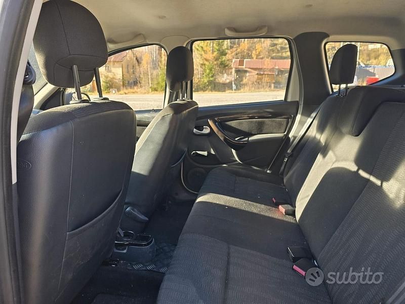Usata Dacia Duster Ambiance 90 CV (66 kW) 2011 Bianco SUV