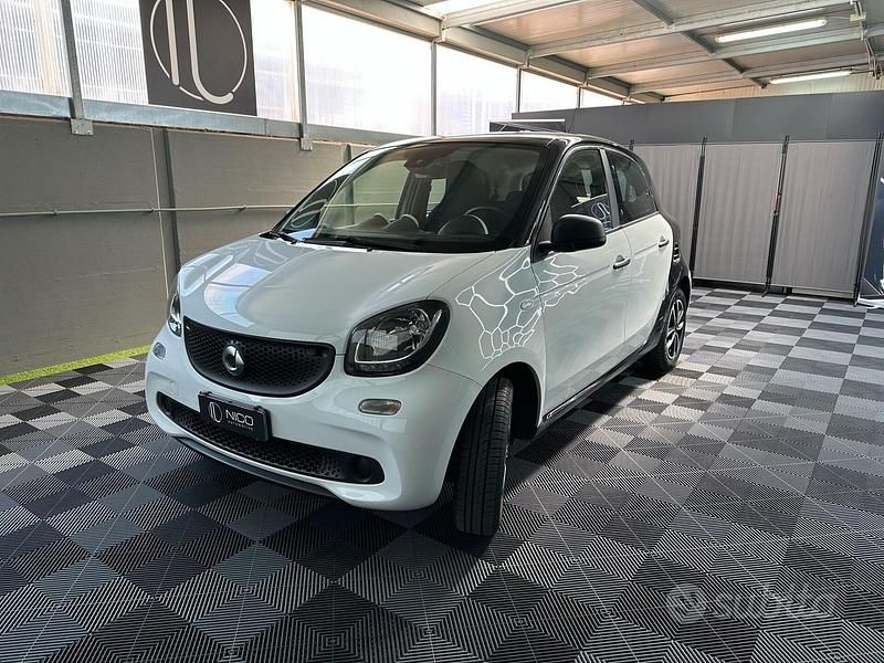 Usata Smart ForFour Passion 89 CV (65 kW) 2016 Bianco Utilitaria