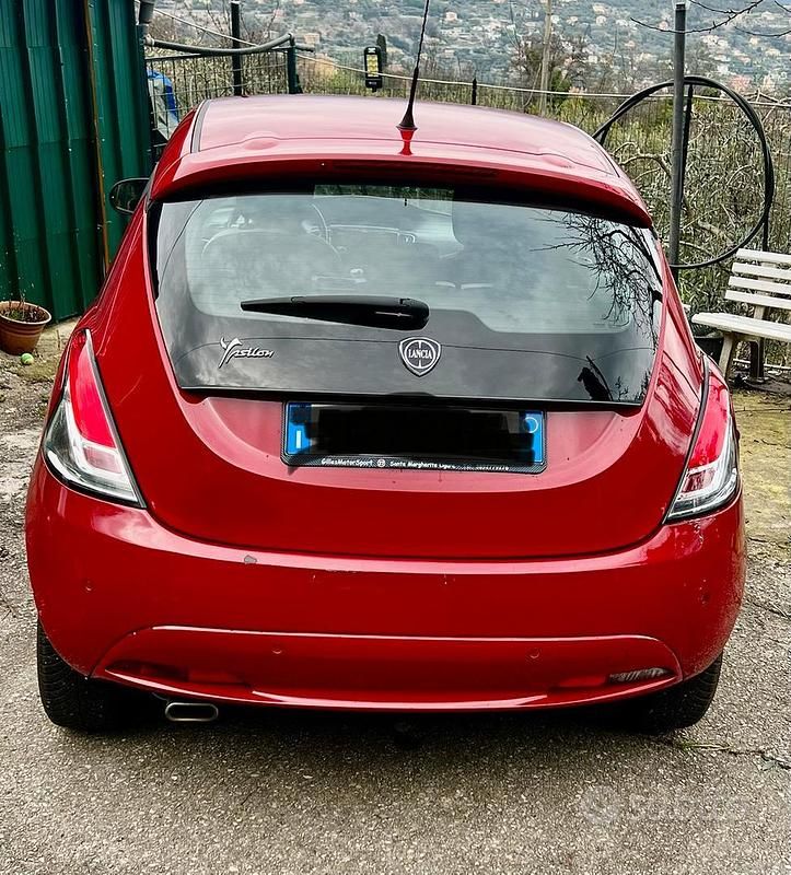 Usata Lancia Ypsilon 95 CV (69 kW) 2016 Rosso Utilitaria