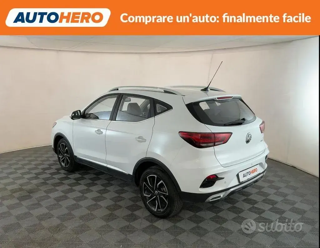 Usata MG ZS Luxury 106 CV (77 kW) 2023 Bianco SUV