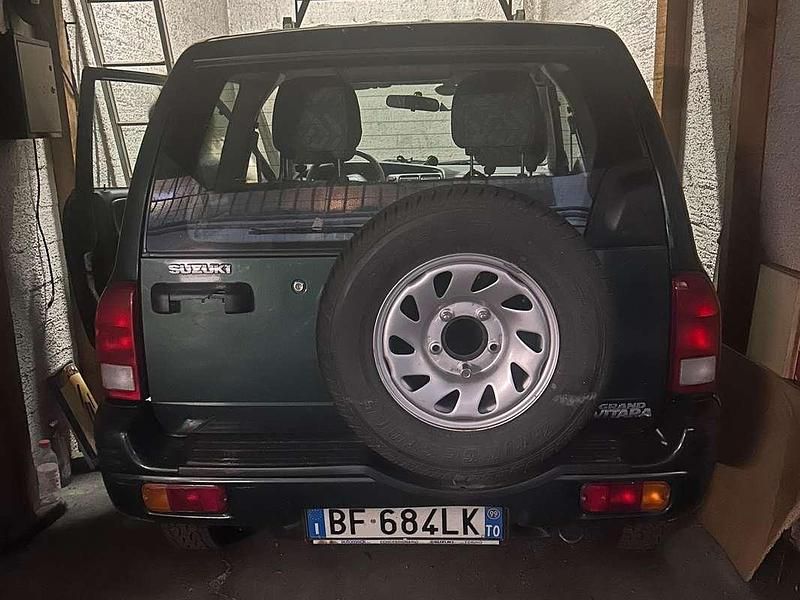 Usata Suzuki Grand Vitara 94 CV (69 kW) 1999 Verde SUV