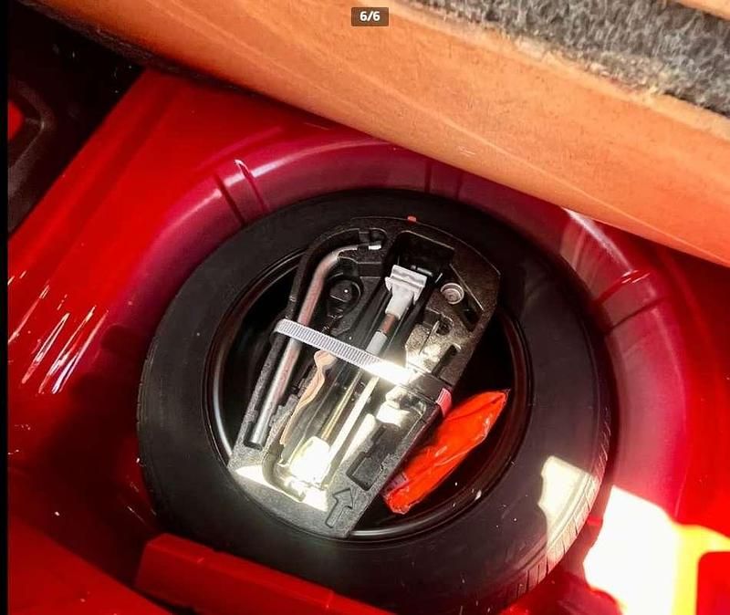 Usata VW up! Move 65 CV (47 kW) 2022 Rosso Utilitaria