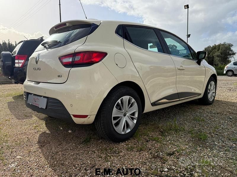 Usata Renault Clio IV 75 CV (55 kW) 2017 Beige Berlina