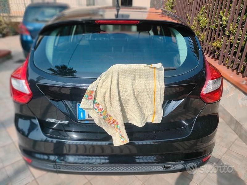 Usata Ford Focus 95 CV (69 kW) 2012 Nero Berlina