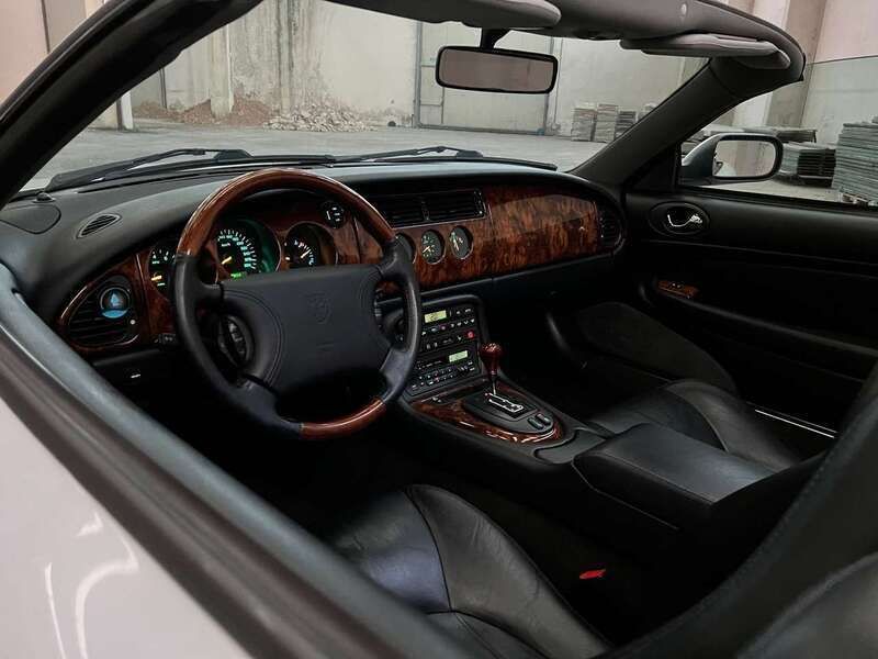 Usata Jaguar XK8 284 CV (208 kW) 1997 Bianco Cabrio