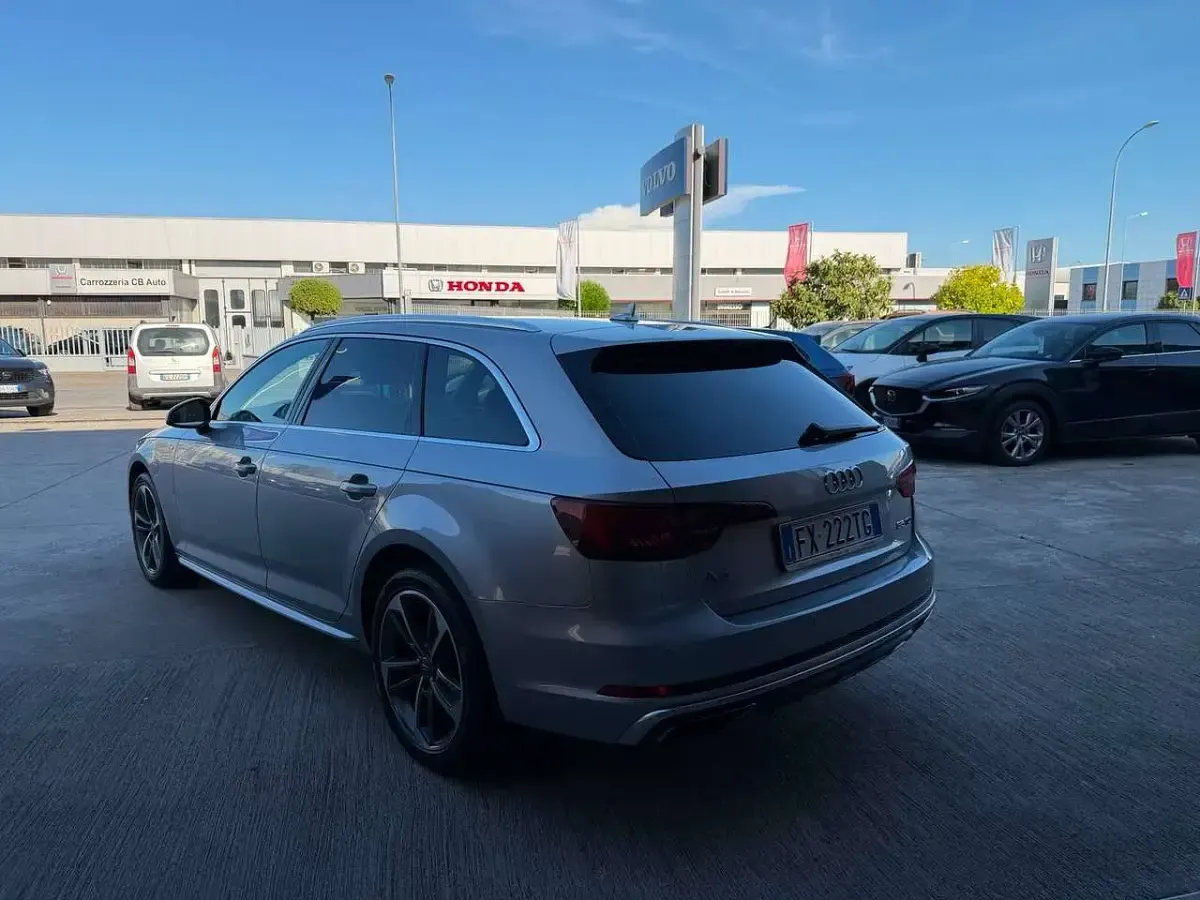 Usata Audi A4 S-Line 150 CV (110 kW) 2019 Argento floret Station wagon