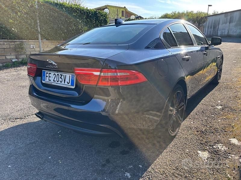 Usata Jaguar XE Prestige 163 CV (119 kW) 2018 Blu Berlina