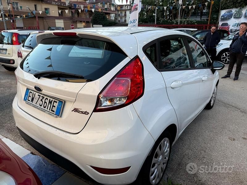 Usata Ford Fiesta Titanium 75 CV (55 kW) 2014 Bianco Berlina