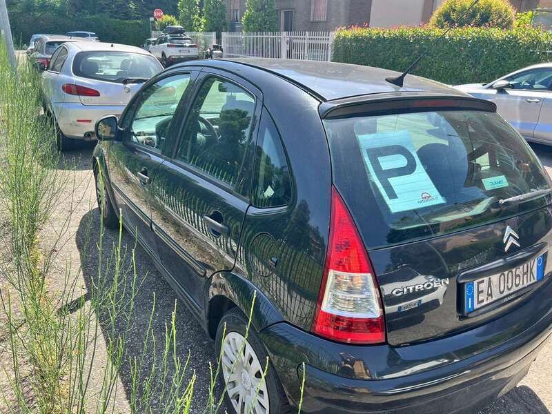 Nero Usata 2009 Citroën C3 Due volumi | 1200 € (Ottimo prezzo) - Immagine 1/4