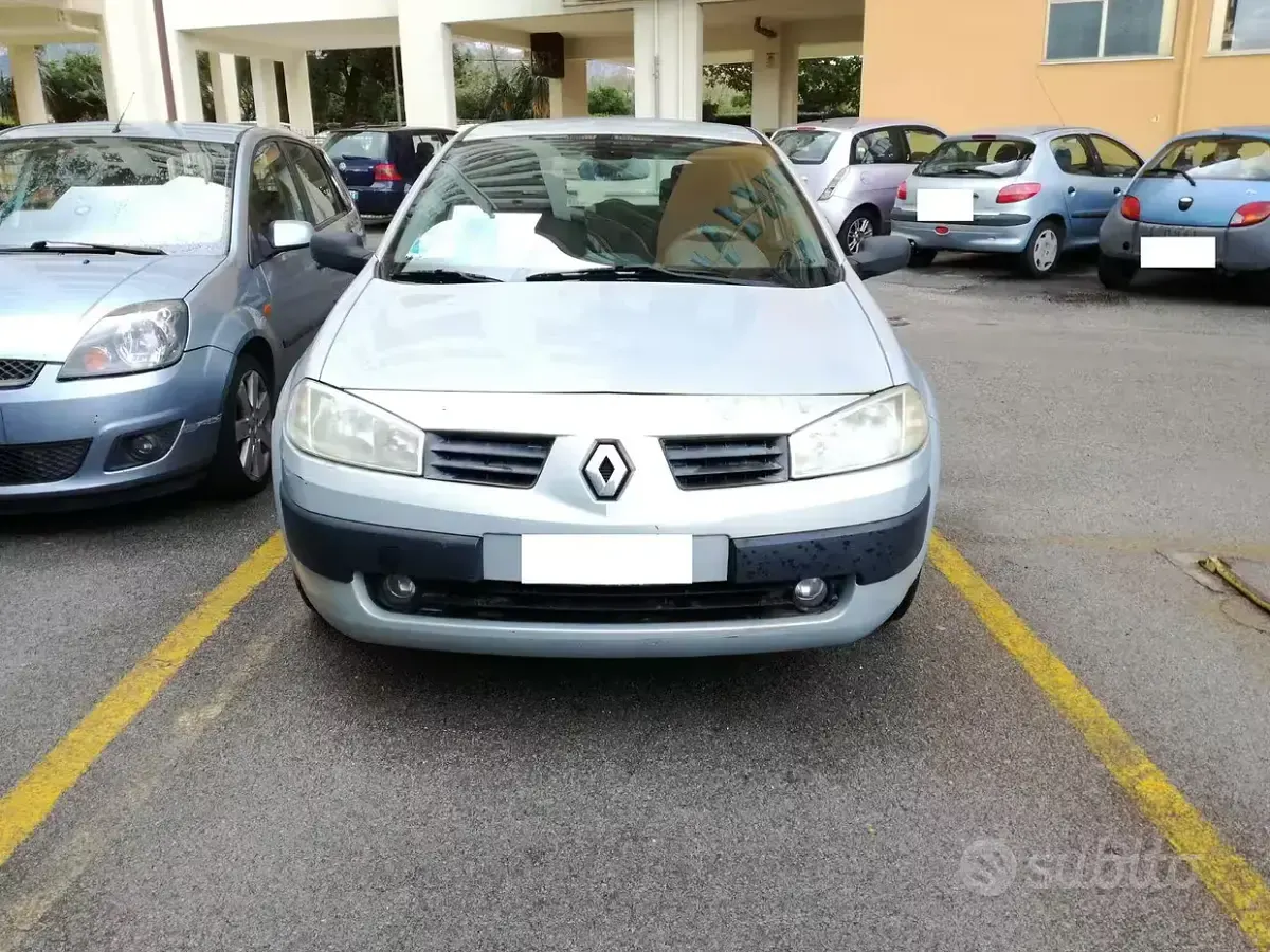 Usata Renault Mégane Coupé 111 CV (81 kW) 2003 Grigio Coupé