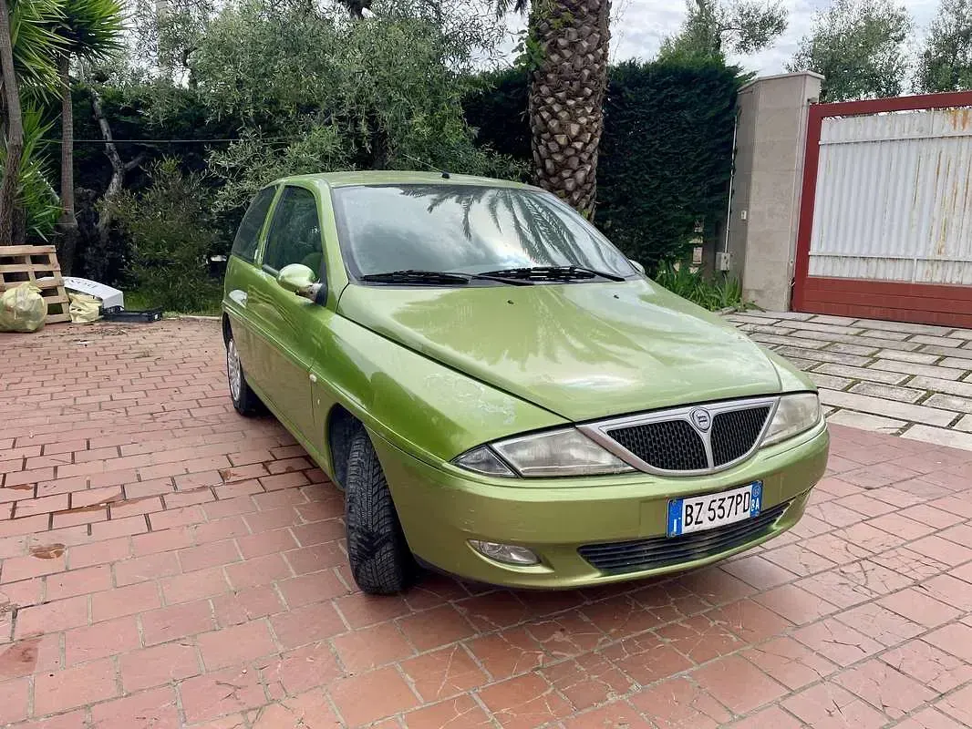 Usata Lancia 2000 60 CV (44 kW) 2002 Verde Berlina