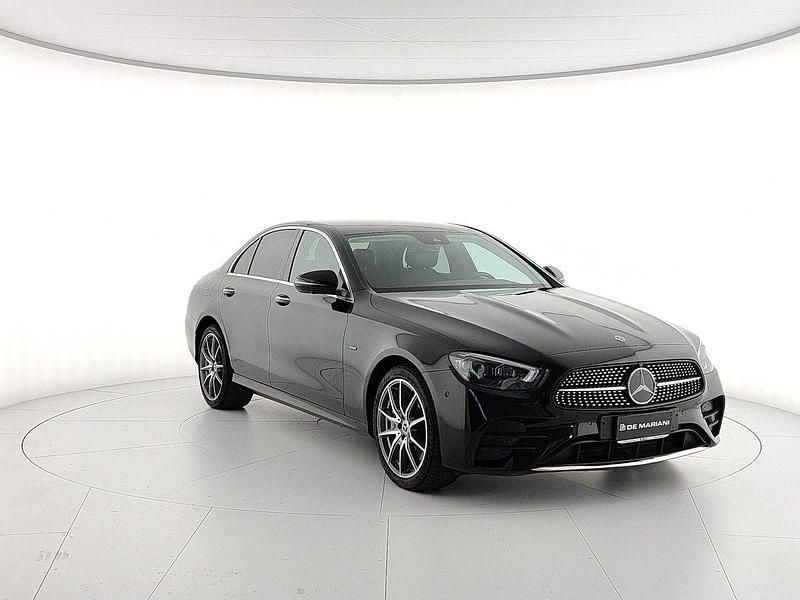 Usata Mercedes E300 Premium Plus 194 CV (142 kW) 2022 Nero Berlina