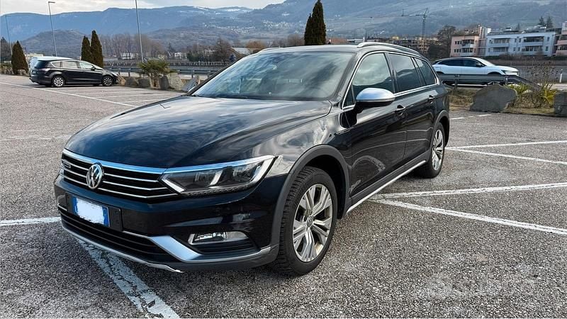 Usata VW Passat 190 CV (139 kW) 2018 Nero Station wagon