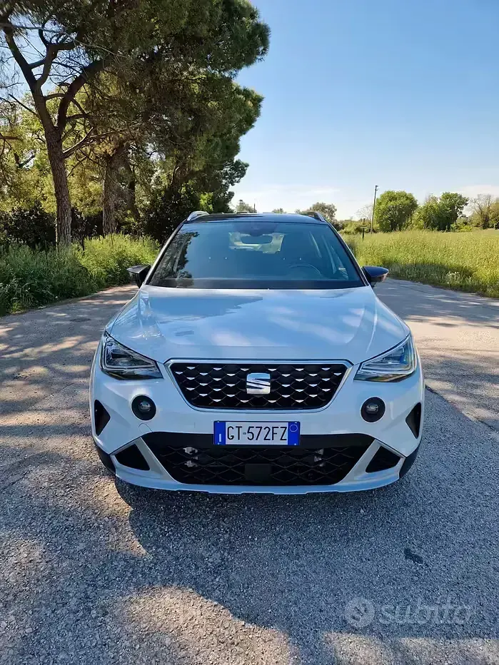 Usata Seat Arona Xperience 150 CV (110 kW) 2023 Bianco SUV