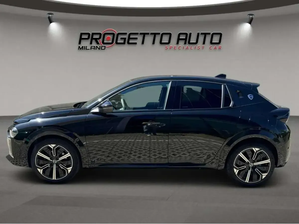 Nuova Lancia Ypsilon 101 CV (74 kW) 2026 Nero Utilitaria