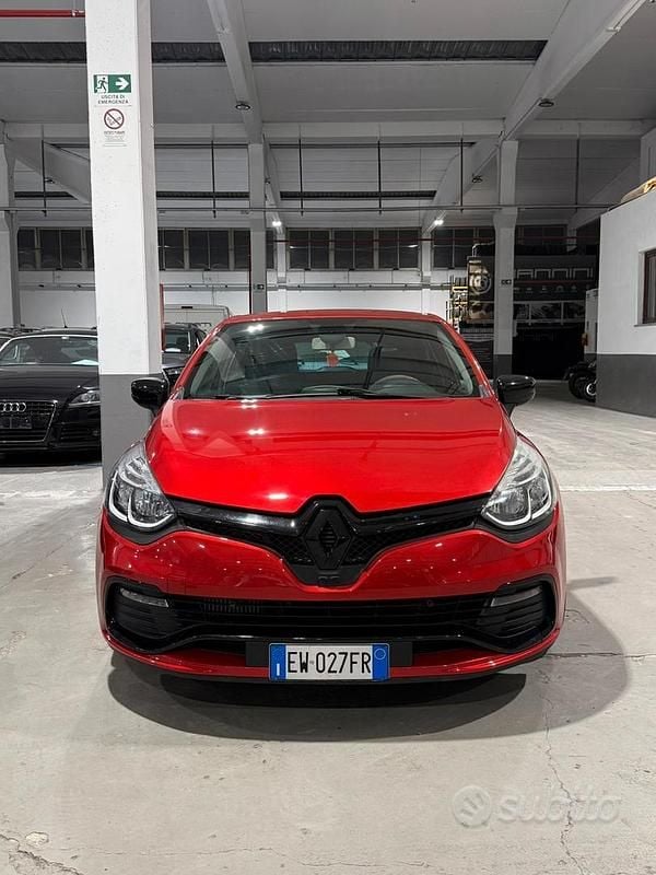 Usata Renault Clio IV R.S. 200 CV (147 kW) 2014 Rosso Berlina
