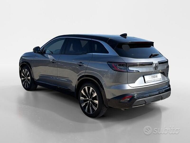 Usata Renault Austral Techno 200 CV (147 kW) 2023 Grigio SUV