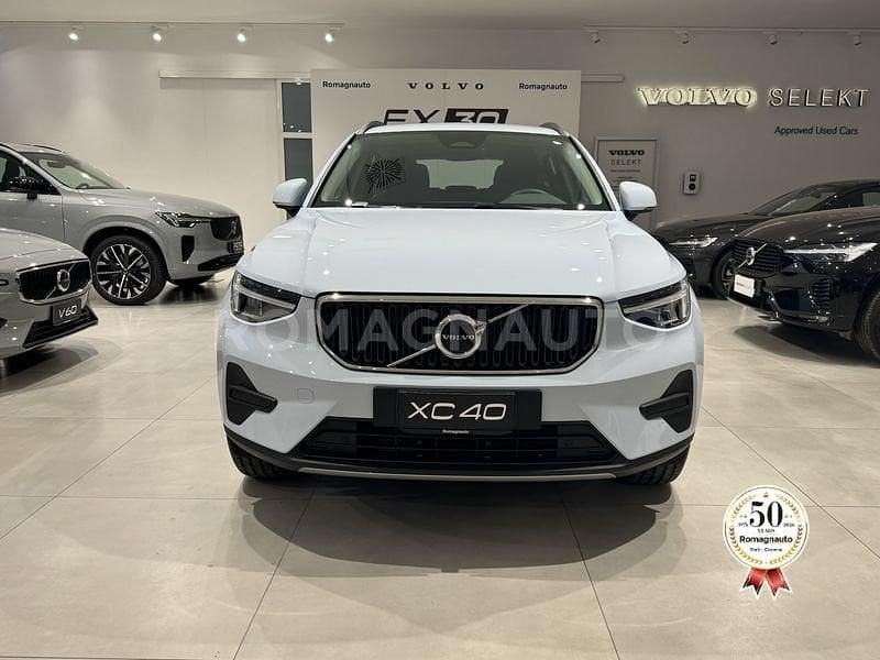 Nuova Volvo XC40 Plus 163 CV (119 kW) 2025 Bianco SUV