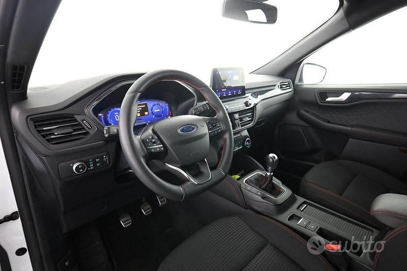 Usata Ford Kuga ST-Line 150 CV (110 kW) 2022 Bianco SUV