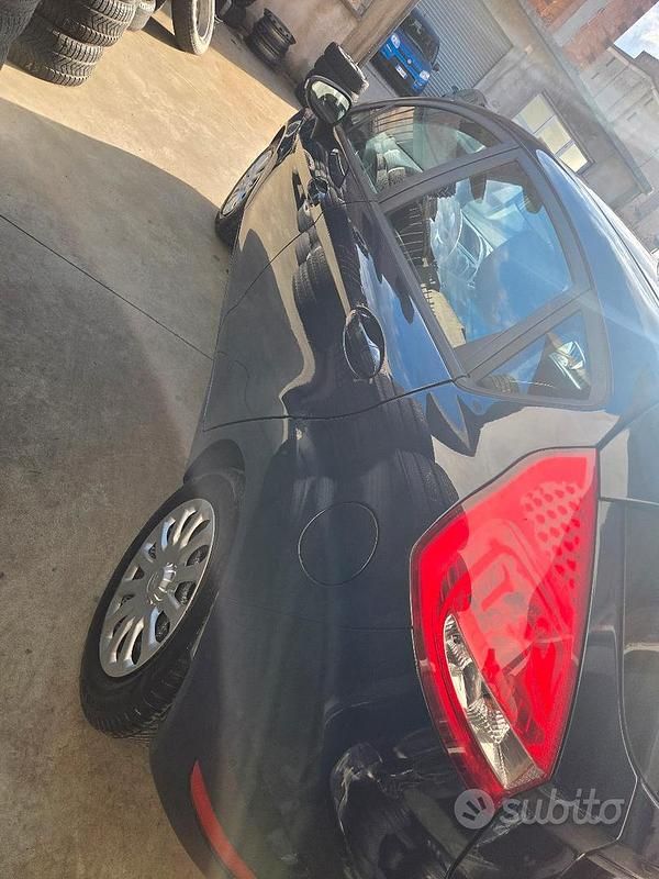 Usata Ford Fiesta 2010 Blu Utilitaria