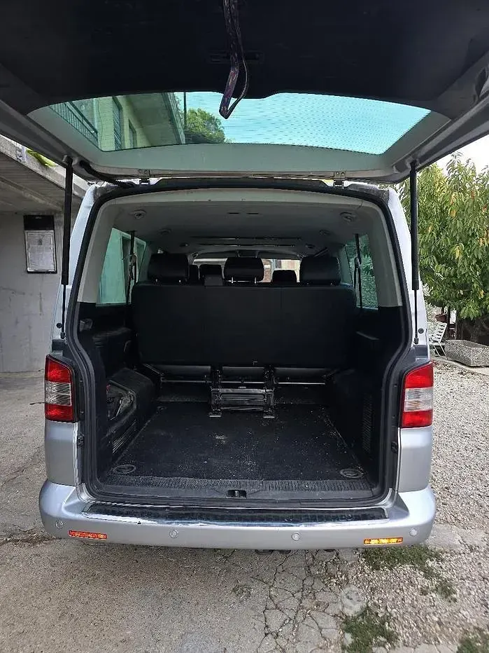 Usata VW Caravelle 131 CV (96 kW) 2007 Grigio Furgone